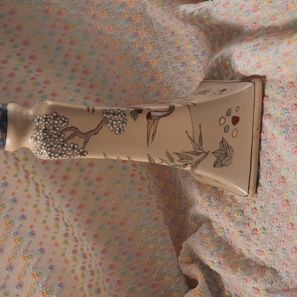 Beautiful hand painted candle holder great accent piece Chinese porcelain - Picture 6 of 6